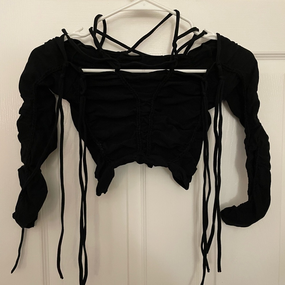 Black Strappy slitweave Crop Top - Picture 2 of 2